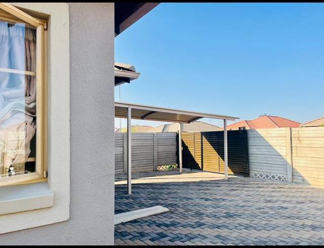 3 BEDROOM HOUSE FOR SALE IN SKY CITY